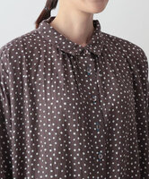 ポルカドット・綿麻レーヨンギャザーブラウス　(ブラウン)