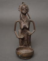 (ナイジェリア)　ヨルバ族　真鍮　女性像