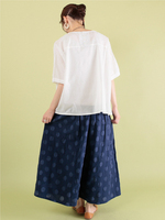 エンボスドットコットンスカート  (ブルー)