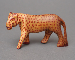 (ケニア)　木彫アニマル　Mサイズ　(ヒョウ)