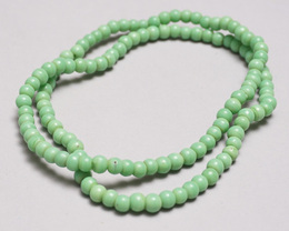 (ケニア)　トゥルカナビーズ　60cm　ライトグリーン