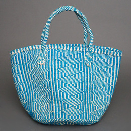 (ケニア)　サイザルバッグ　アクリル柄編み　10インチ　(ホワイト x スカイブルー)　No.4