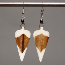 (ケニア)　　牛骨プレート　ピアス　No.600-89