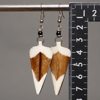 (ケニア)　　牛骨プレート　ピアス　No.600-89