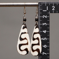 (ケニア)　　牛骨プレート　ピアス　No.600-95