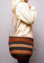 ケニア　バオバブショルダーバッグ　レザー巾着　No.2