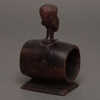 (タンザニア)　マコンデ　ナプキンホルダー　人