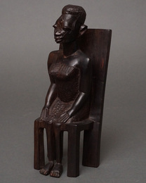 (タンザニア)　黒檀木彫り 着席像　20cm