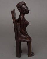 (タンザニア)　黒檀木彫り 着席像　20cm