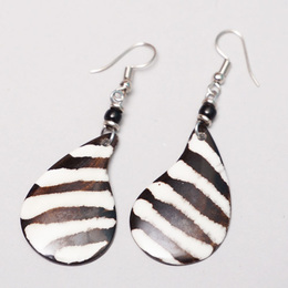 (ケニア)　　牛骨プレート　ピアス　No.600-75