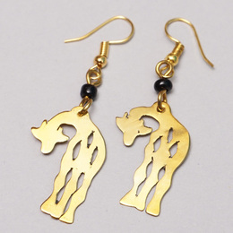 (ケニア)　　真鍮キリン　ピアス　No.800-4