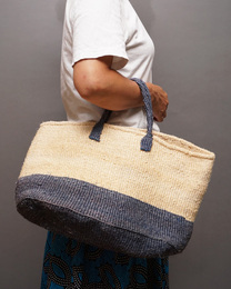 ケニア　サイザル2トーンカラーバッグ　ワイド　(ホワイト,アッシュブルー)