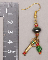 (ケニア)　　真鍮&クリスマスカラービーズ　ピアス　No.900-25