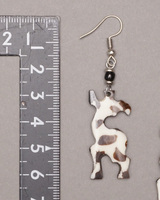 (ケニア)　牛骨　キリン　ピアス　No.900-39