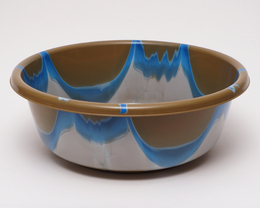 ブルキナファソ　プラスチック洗面器　(L)　No.3