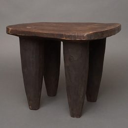 (コートジボワール)　セヌフォ　スツール　(腰掛)　P