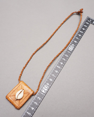 アフリカ民族楽器・アフリカ雑貨店 BOGOLANMarket / (ギニア) 子安貝